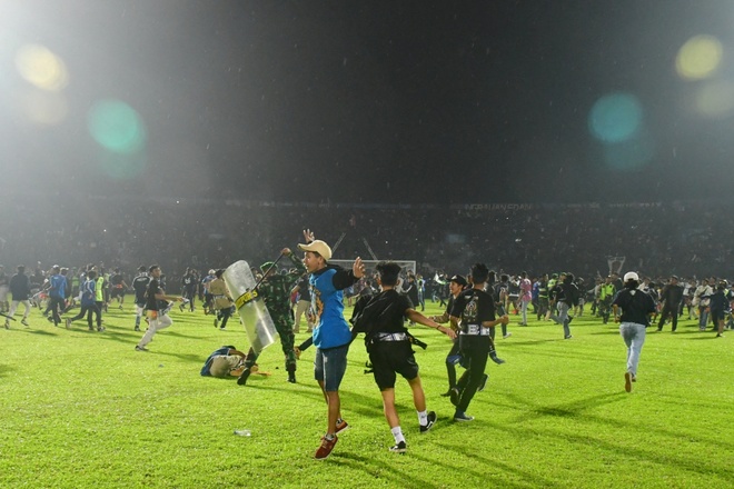 Indonesia cải chính số người chết trong bạo loạn tại sân vận động